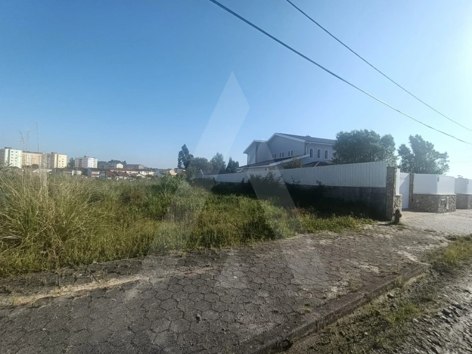 Terreno para Venda em Eixo e Eirol Foto 1