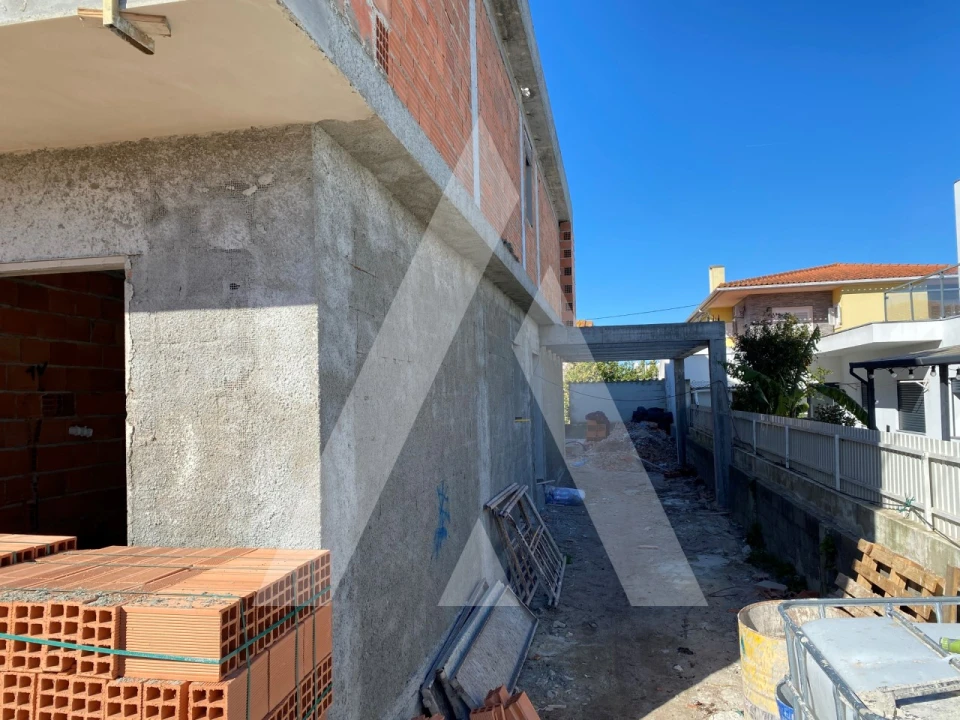 Moradia T4 para Venda em Fernao Ferro Foto 4