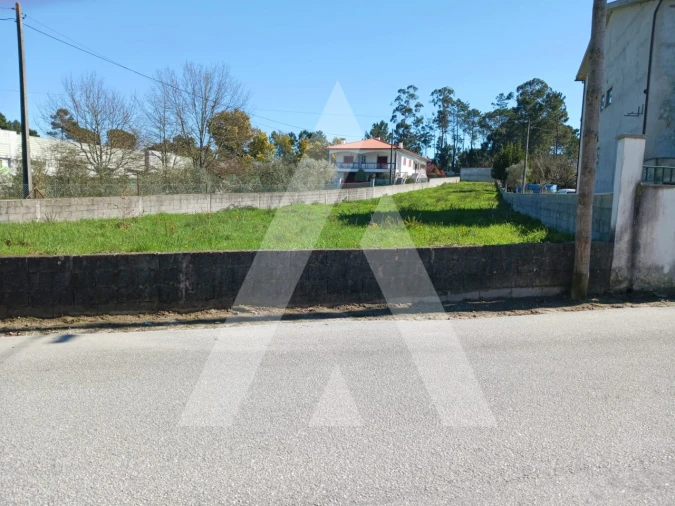 Terreno para Venda em São João de Lourosa