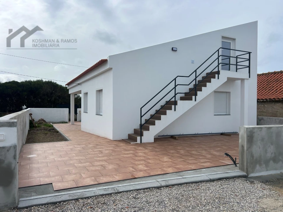 Moradia T2 para Venda em Silveira Foto 3