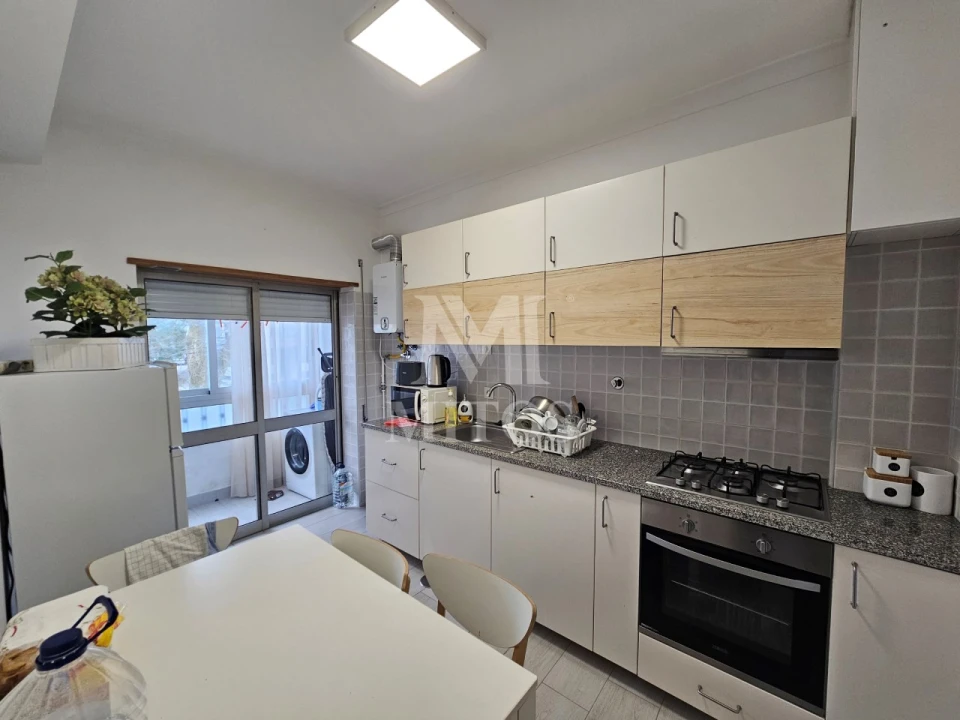 Apartamento T1 para Arrendamento em Darque Foto 5