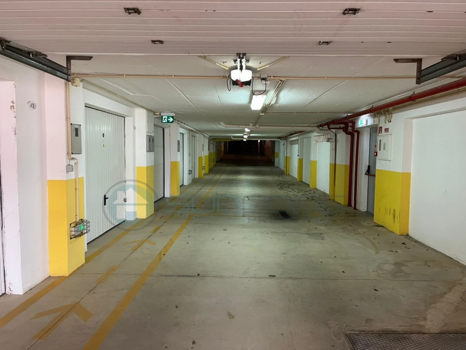 Garagem para Venda em Luz Foto 4