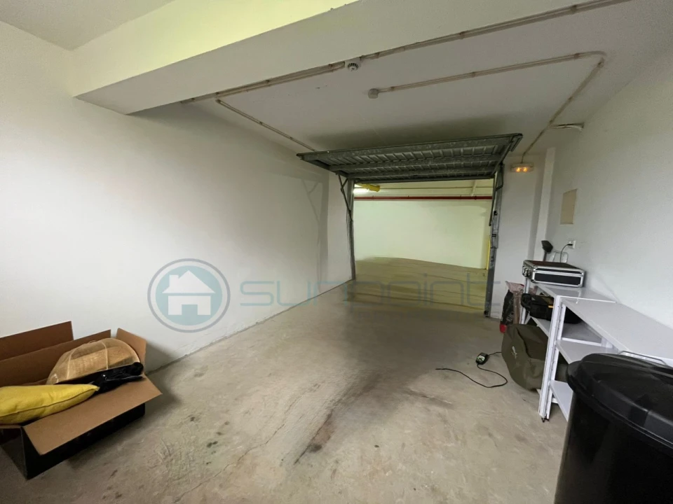 Garagem para Venda em Luz Foto 3