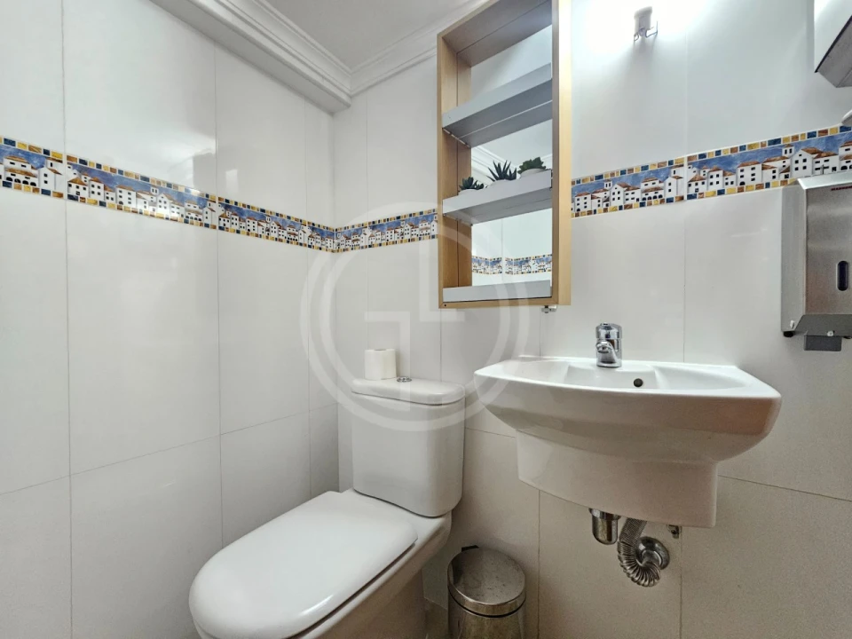 Escritório para Arrendamento em Quarteira Foto 9