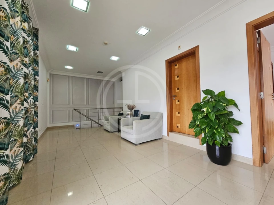 Escritório para Arrendamento em Quarteira Foto 3