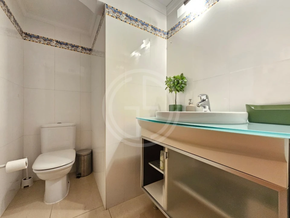 Escritório para Arrendamento em Quarteira Foto 10