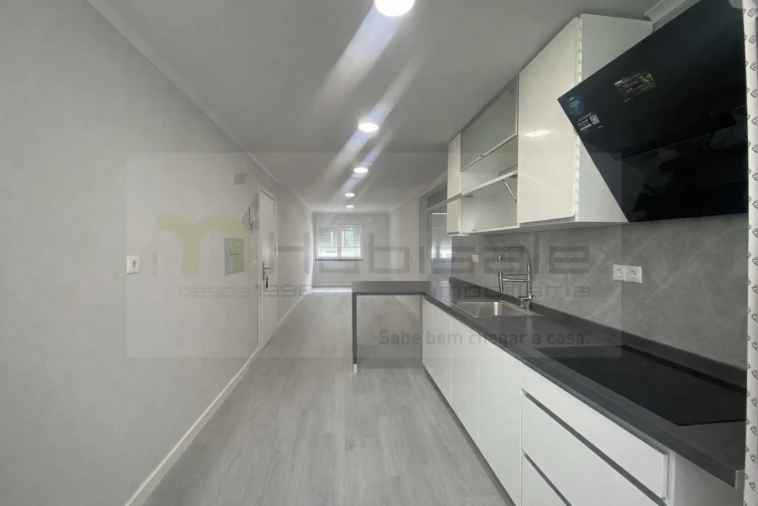 Apartamento T2 para Venda em Benfica Foto 6