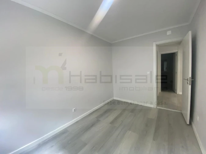 Apartamento T2 para Venda em Benfica Foto 8