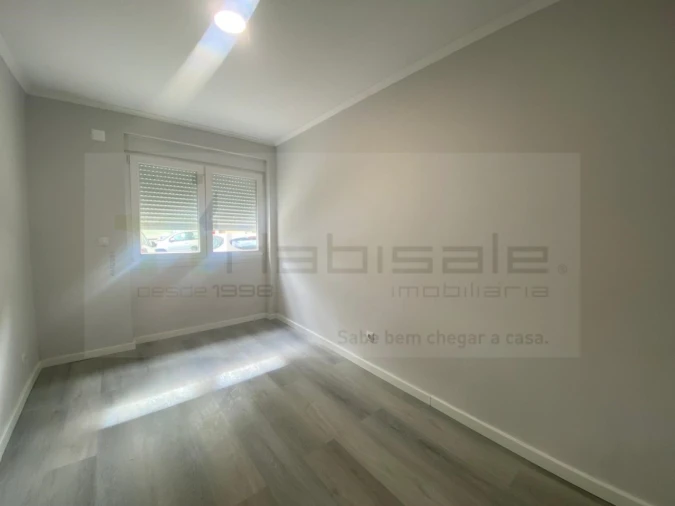 Apartamento T2 para Venda em Benfica Foto 9