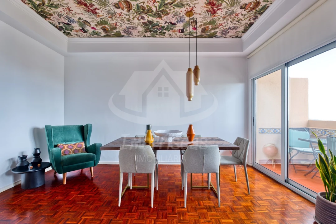 Apartamento T5 para Venda em Olivais Foto 2