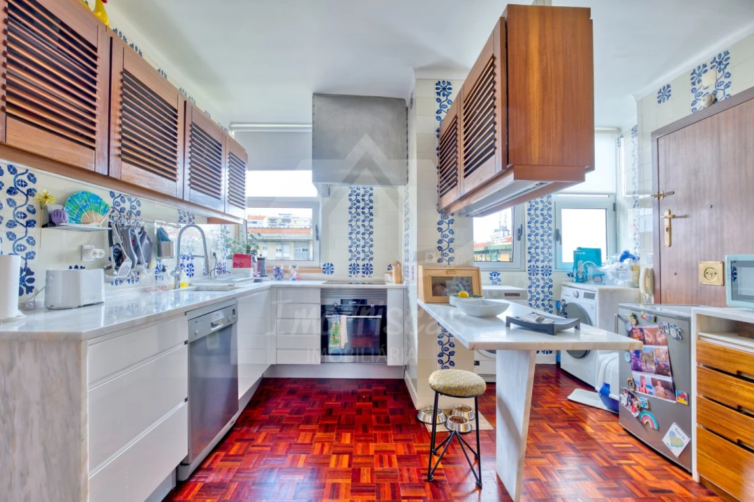 Apartamento T5 para Venda em Olivais Foto 16