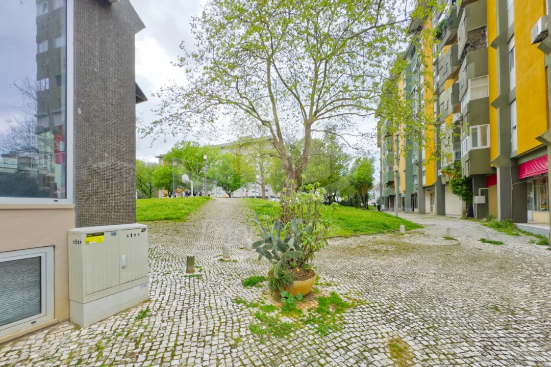 Apartamento T5 para Venda em Olivais Foto 55