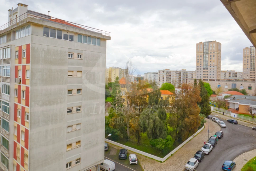 Apartamento T5 para Venda em Olivais Foto 60