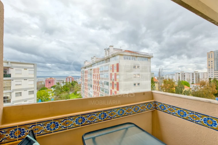 Apartamento T5 para Venda em Olivais Foto 46