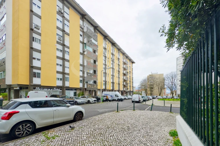 Apartamento T5 para Venda em Olivais Foto 47
