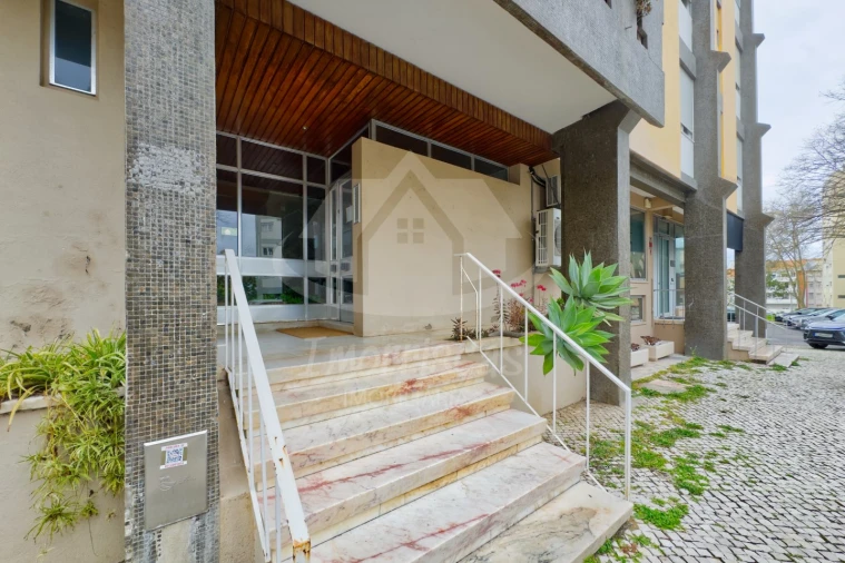 Apartamento T5 para Venda em Olivais Foto 50