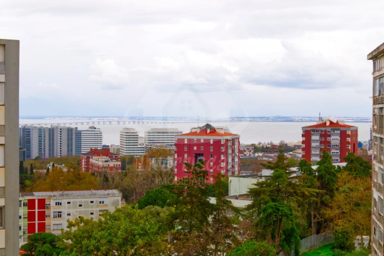 Apartamento T5 para Venda em Olivais Foto 57