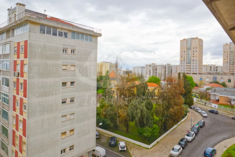 Apartamento T5 para Venda em Olivais Foto 60