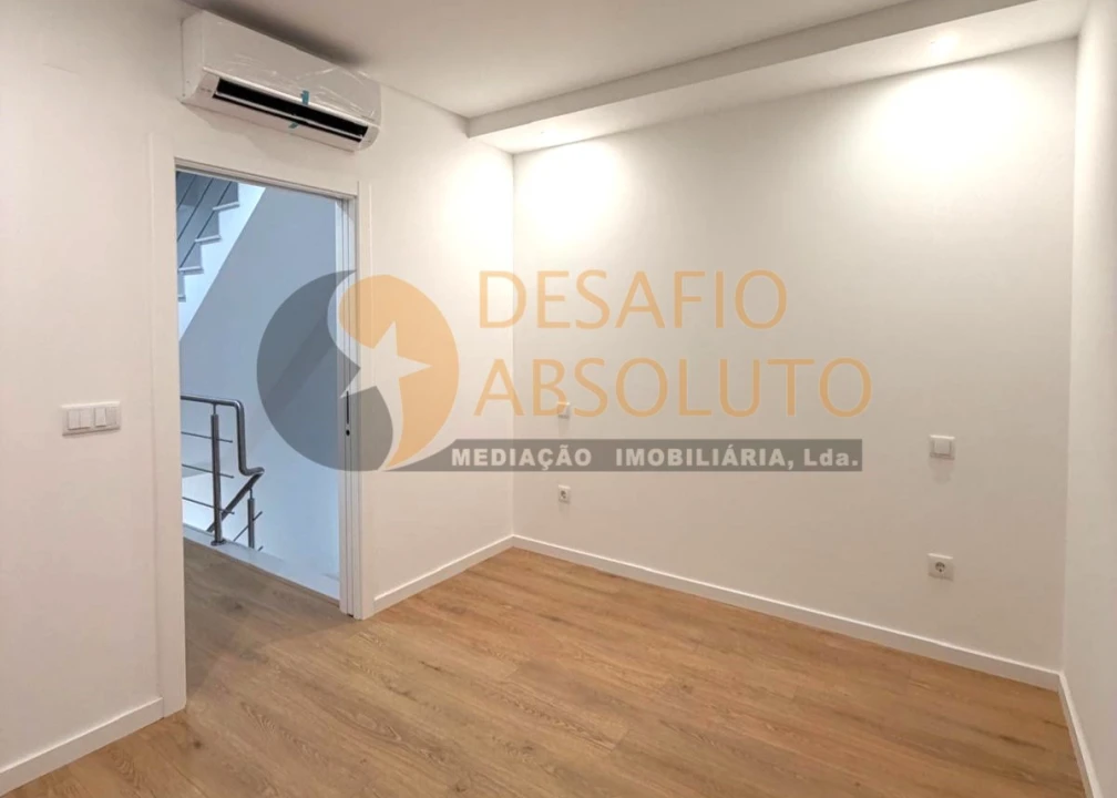 Moradia T3 para Venda em Quinta do Conde Foto 23