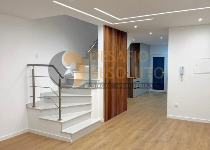 Moradia T3 para Venda em Quinta do Conde Foto 2