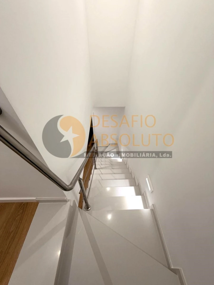 Moradia T3 para Venda em Quinta do Conde Foto 31
