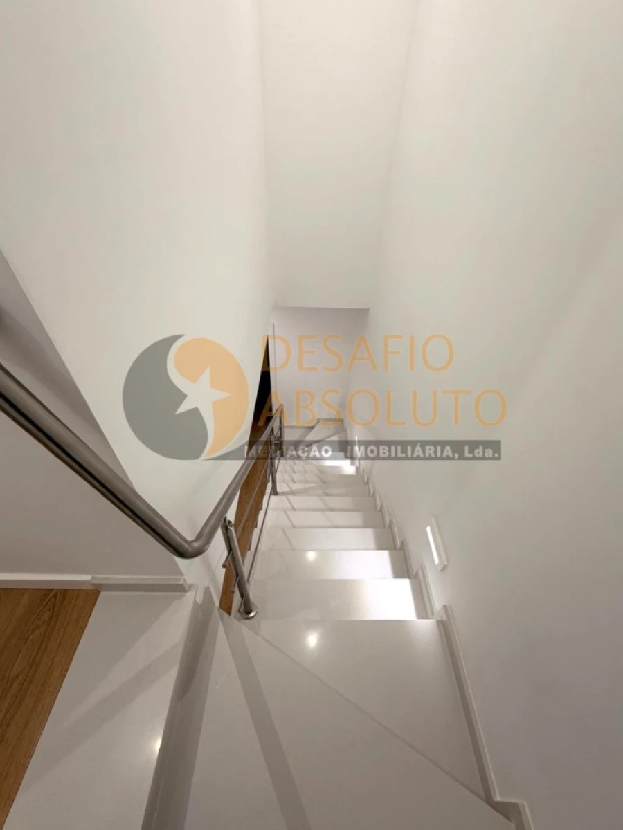 Moradia T3 para Venda em Quinta do Conde Foto 32
