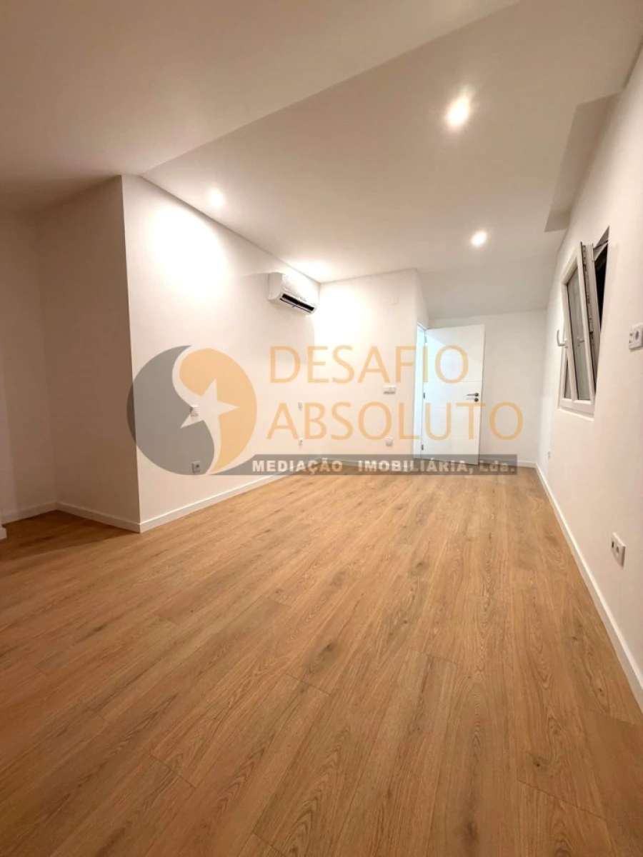 Moradia T3 para Venda em Quinta do Conde Foto 34