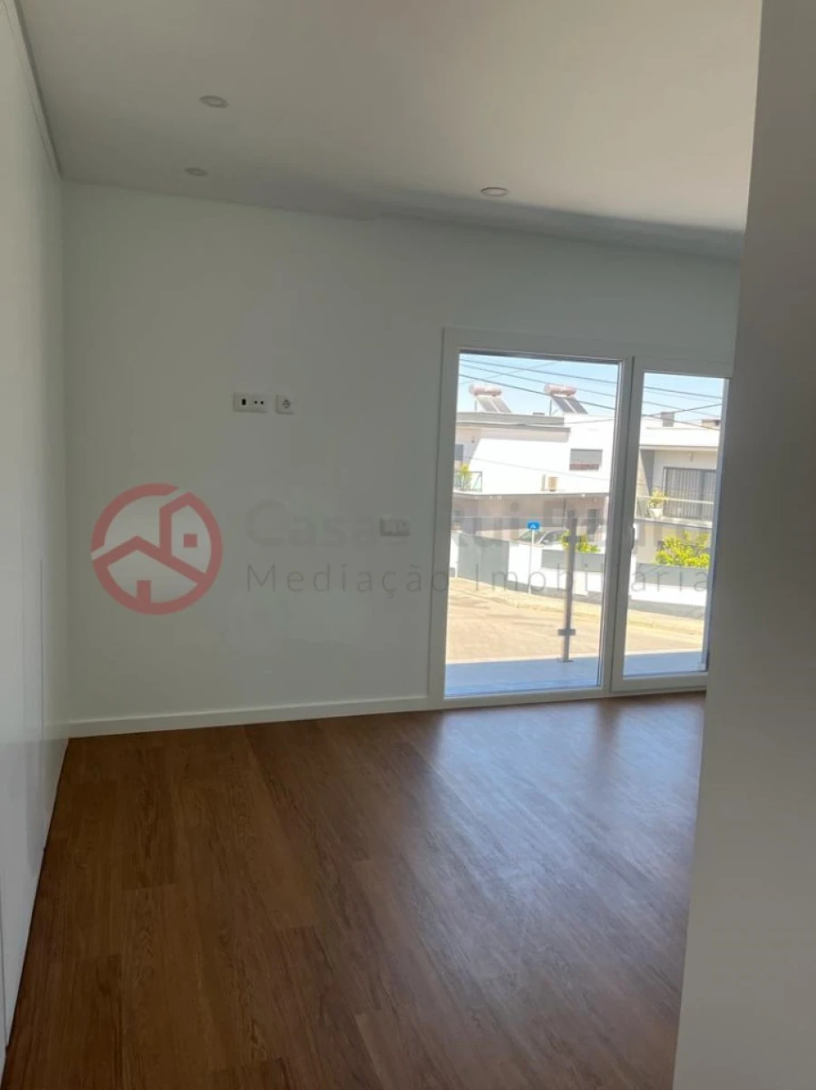 Moradia T3 para Venda em Fernao Ferro Foto 26