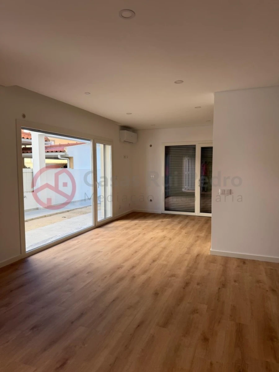 Moradia T3 para Venda em Fernao Ferro Foto 19