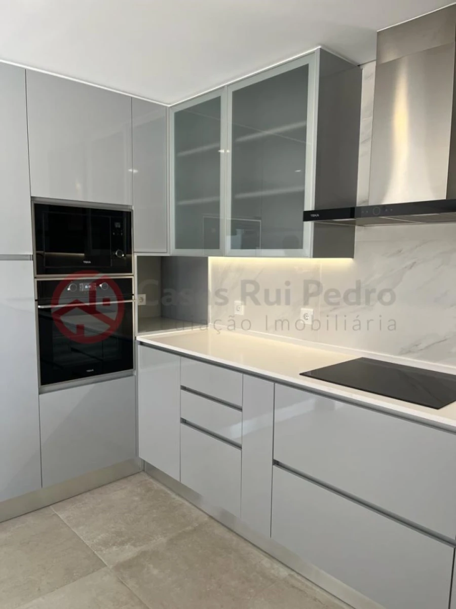 Moradia T3 para Venda em Fernao Ferro Foto 3