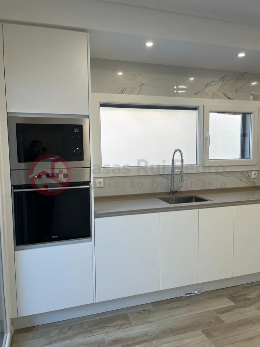 Moradia T3 para Venda em Fernao Ferro Foto 4