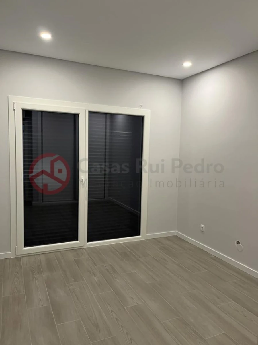 Moradia T3 para Venda em Fernao Ferro Foto 13