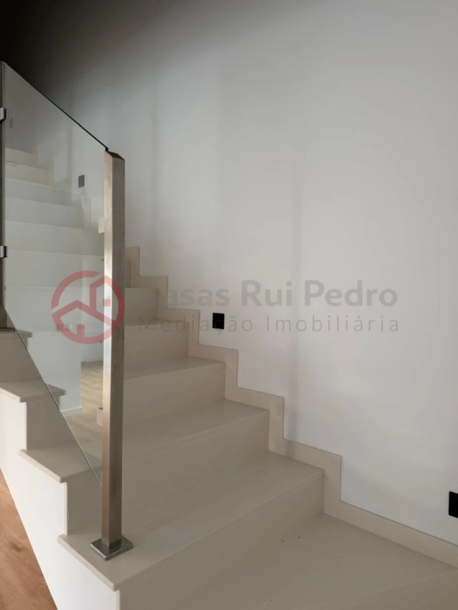 Moradia T3 para Venda em Fernao Ferro Foto 31