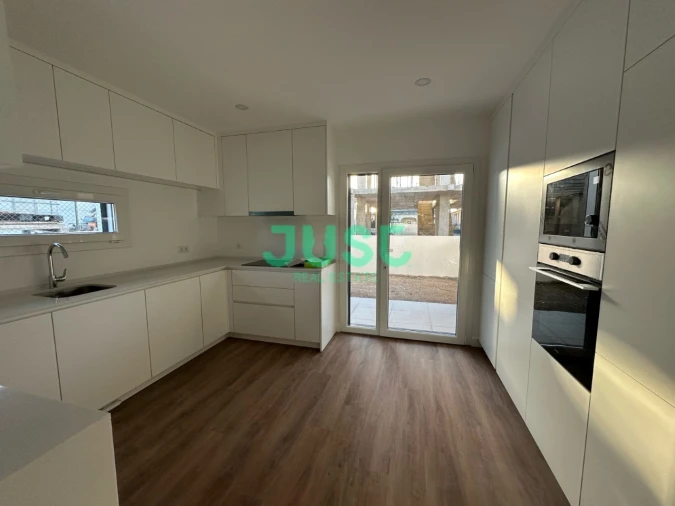 Apartamento T3 para Venda em Fernao Ferro Foto 8