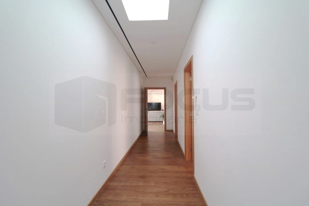 Moradia T3 para Venda em Palhaça Foto 18