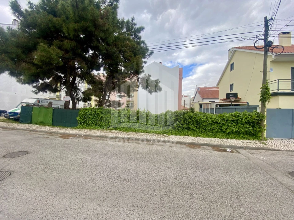 Terreno para Venda em Quinta do Conde Foto 1