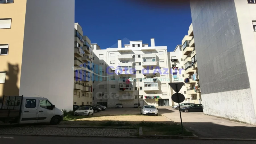 Terreno para Venda em Setubal (São Sebastião) Foto 2