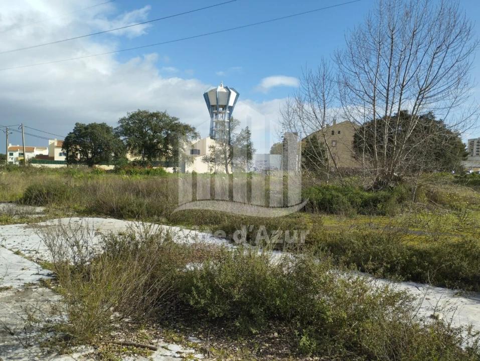 Terreno para Venda em Santo Antonio da Charneca Foto 2