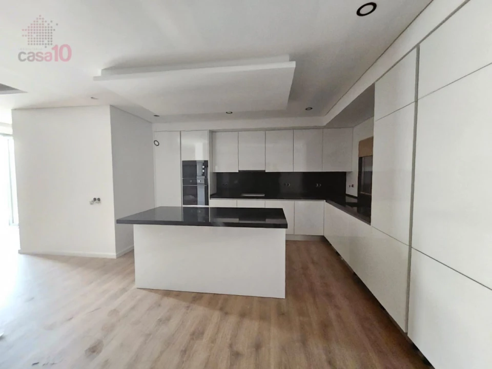 Moradia T4 para Venda em Azeitão (São Lourenço e São Simão) Foto 3