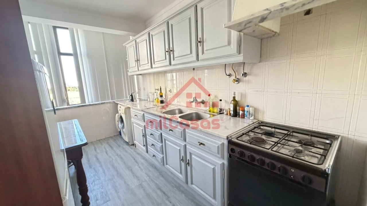 Apartamento T1 para Venda em Peniche Foto 5