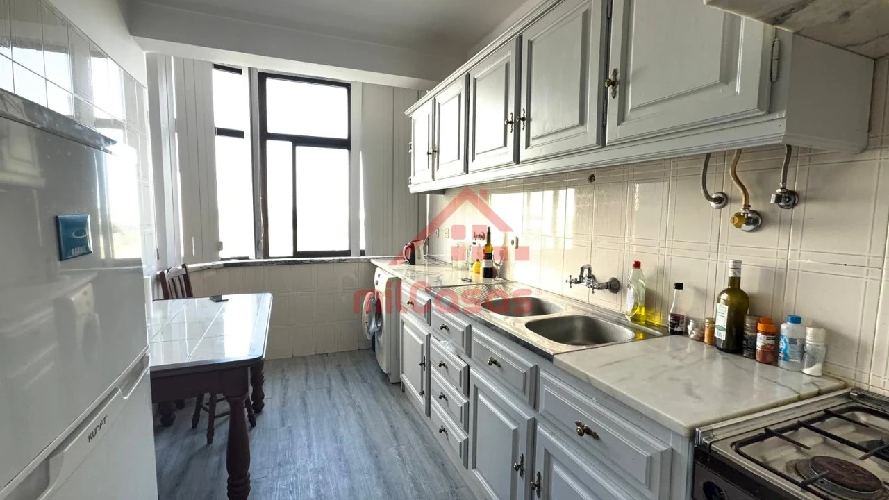 Apartamento T1 para Venda em Peniche Foto 6