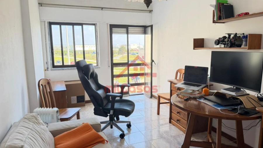 Apartamento T1 para Venda em Peniche Foto 3