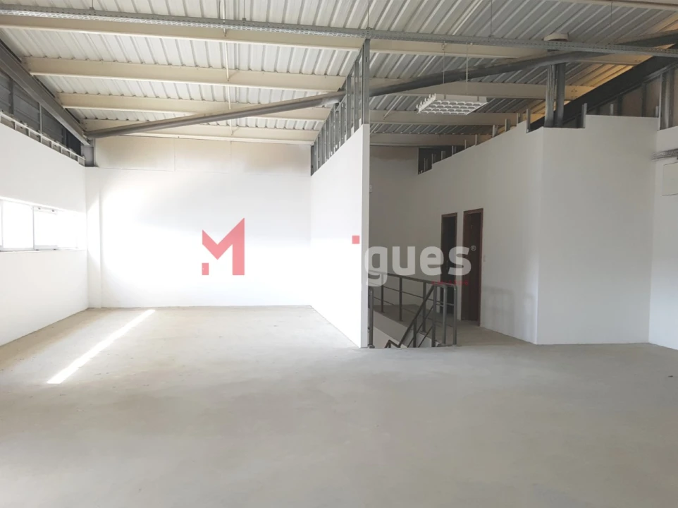 Armazém para Arrendamento em Alverca do Ribatejo e Sobralinho Foto 5