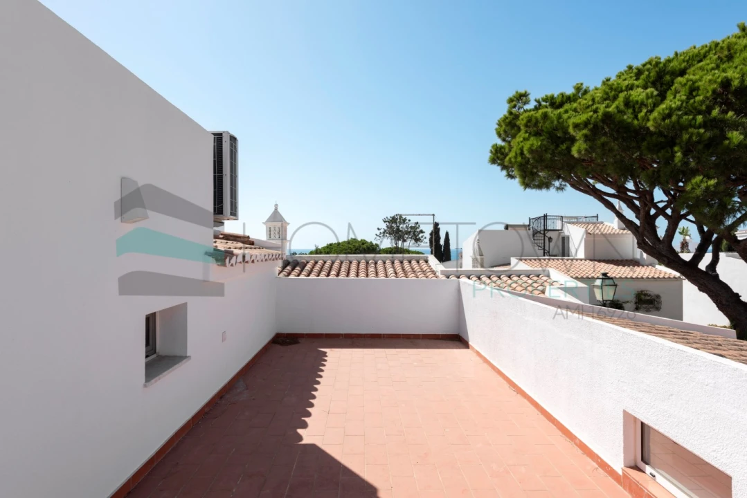 Moradia T3 para Venda em Almancil Foto 8