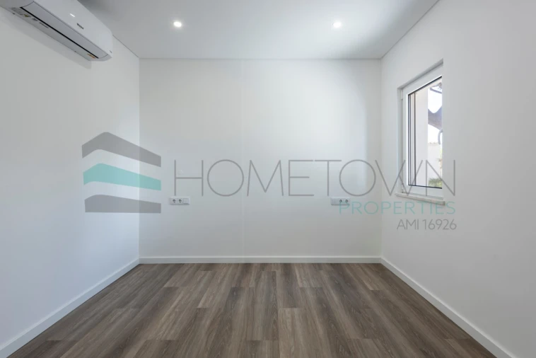 Moradia T3 para Venda em Almancil Foto 16