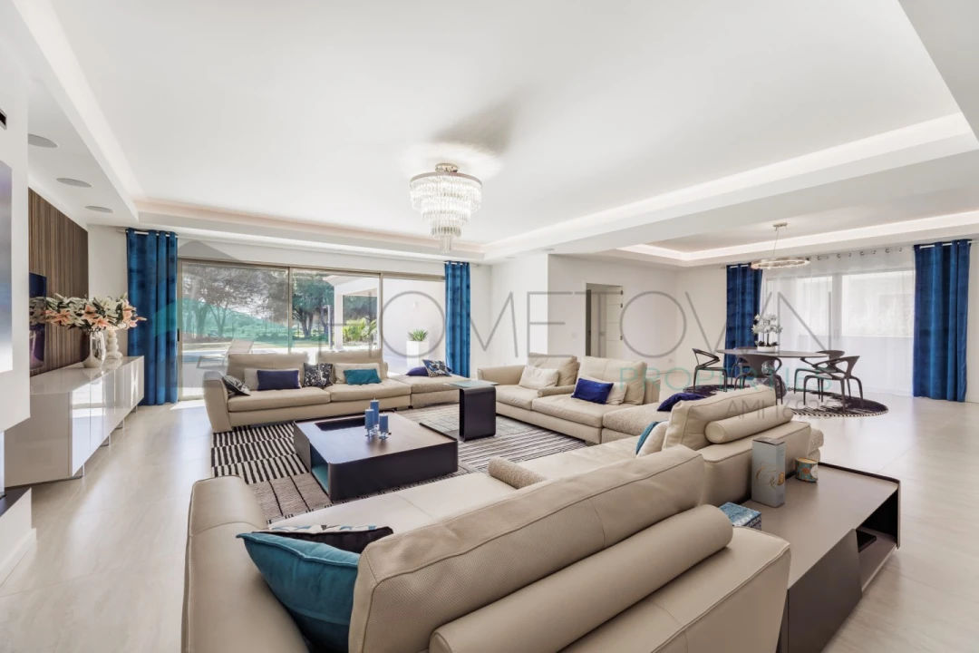 Moradia T5 para Venda em Quarteira Foto 2