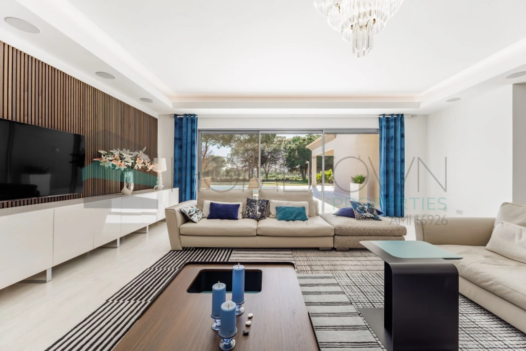 Moradia T5 para Venda em Quarteira Foto 6