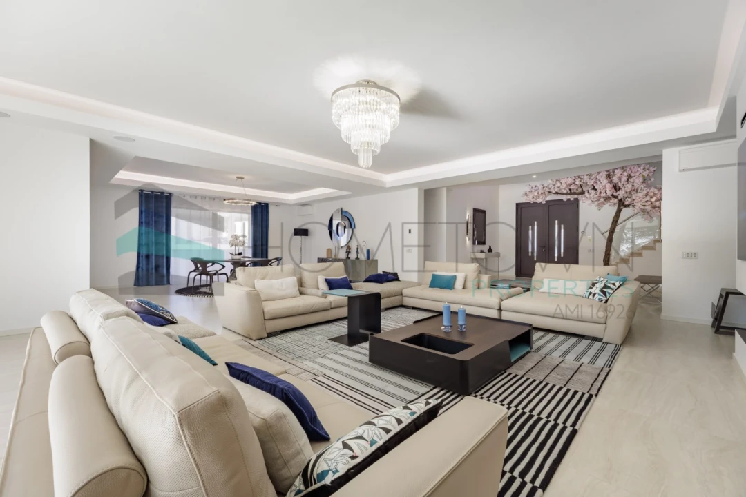 Moradia T5 para Venda em Quarteira Foto 8