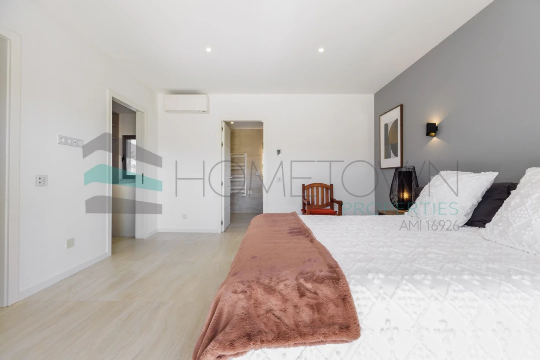 Moradia T5 para Venda em Quarteira Foto 22