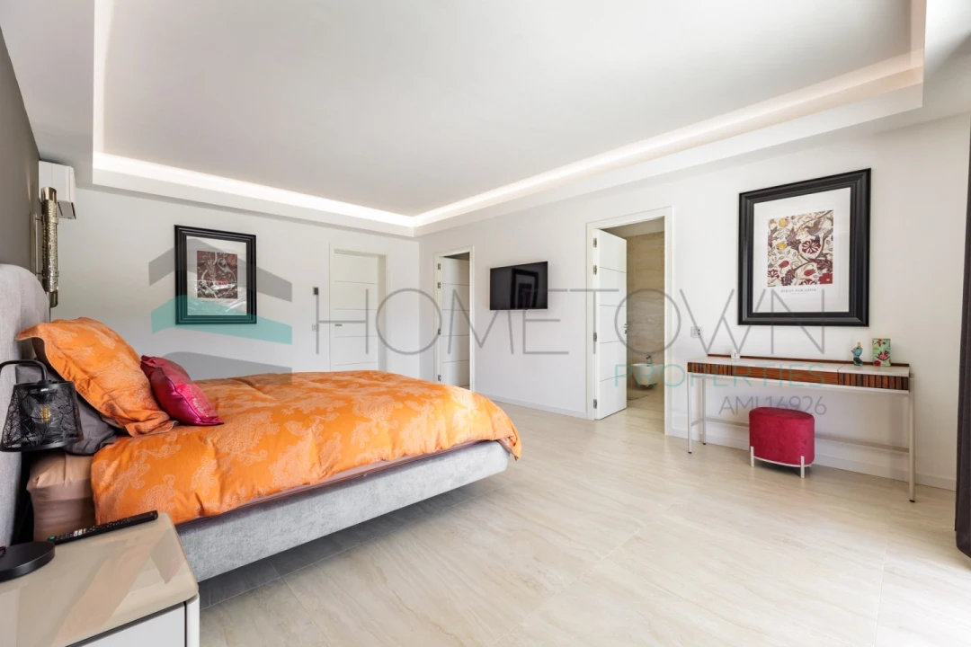 Moradia T5 para Venda em Quarteira Foto 29